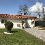 La Camelia Feriehus Massa e Cozzile