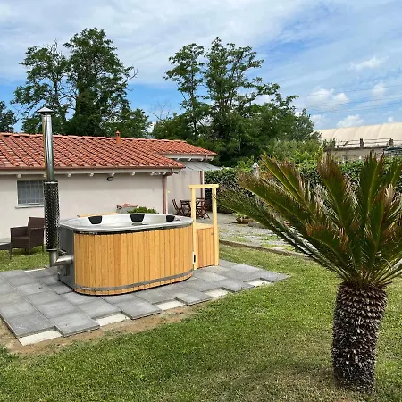 La Camelia Сasa de vacaciones Massa e Cozzile